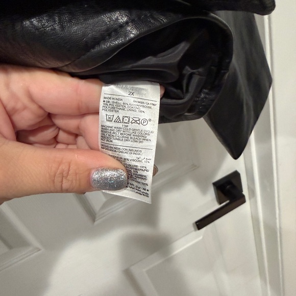 Old Navy Black Faux Leather Jacket - Picture 7 of 7